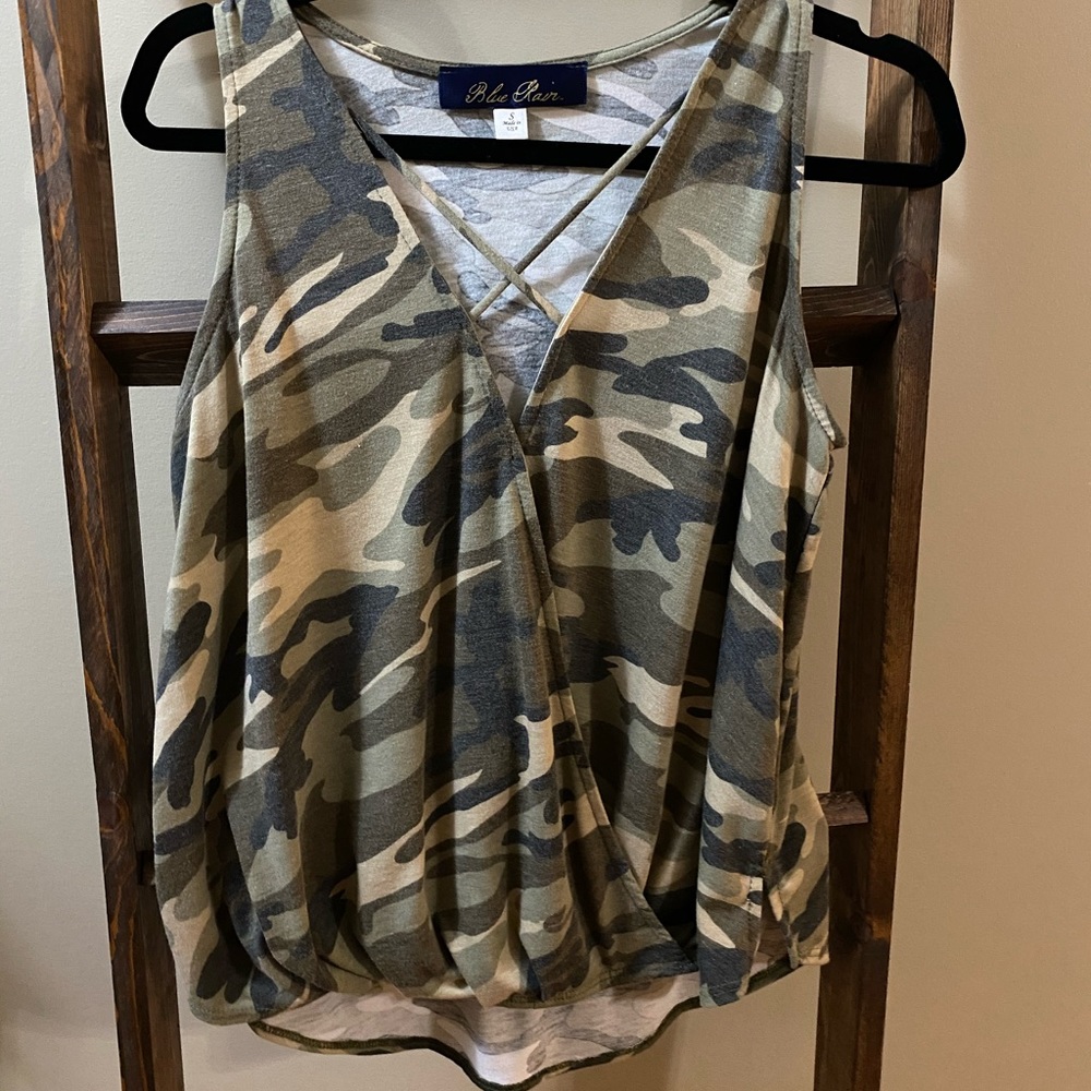 Camo tank